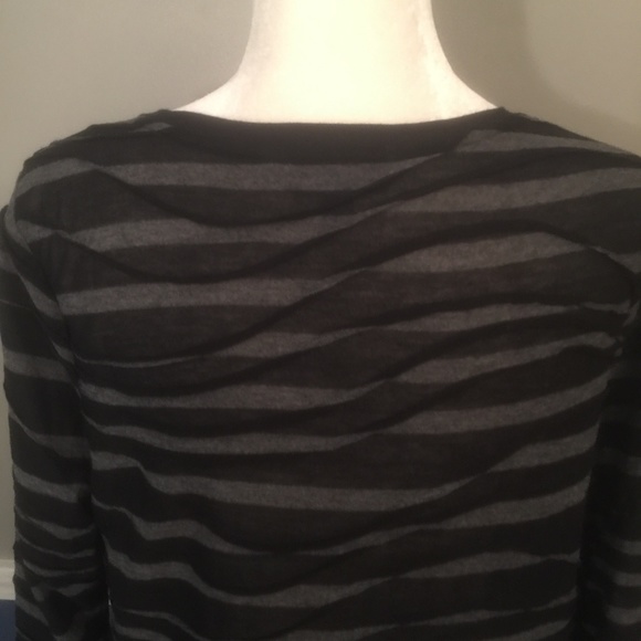 Black wavy women's long sleeve - Picture 4 of 6